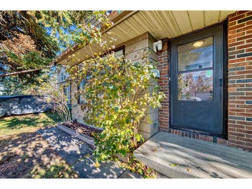 14 Midridge Gardens Se, Calgary, AB - Outdoor