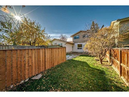 14 Midridge Gardens Se, Calgary, AB - Outdoor