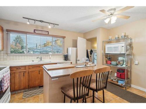 9116 Academy Drive Se, Calgary, AB - Indoor Photo Showing Kitchen