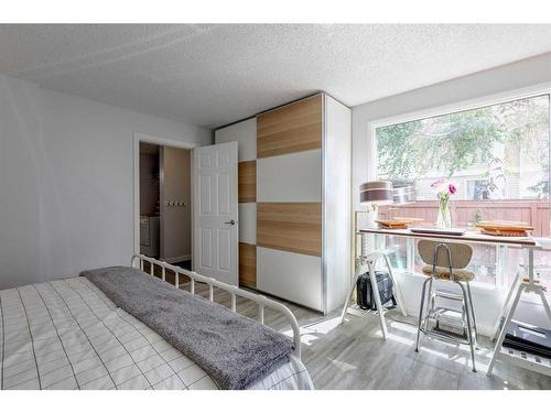 25-1155 Falconridge Drive Ne, Calgary, AB - Indoor Photo Showing Bedroom