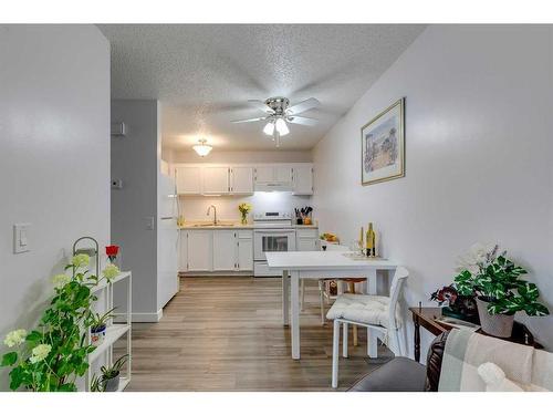 25-1155 Falconridge Drive Ne, Calgary, AB - Indoor