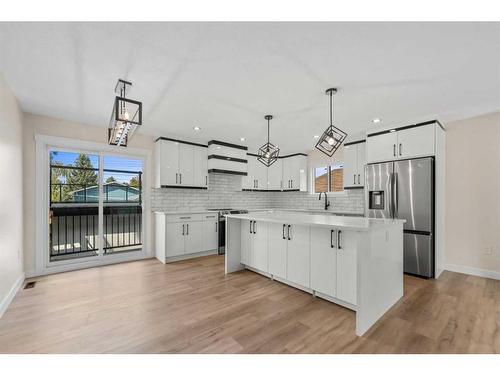 171 Maple Court Crescent Se, Calgary, AB - Indoor Photo Showing Kitchen With Upgraded Kitchen