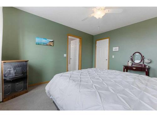 375 Coventry Road Ne, Calgary, AB - Indoor Photo Showing Bedroom