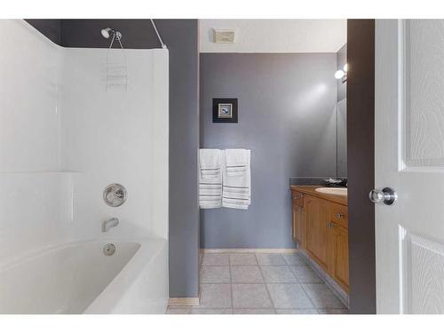 375 Coventry Road Ne, Calgary, AB - Indoor Photo Showing Bathroom