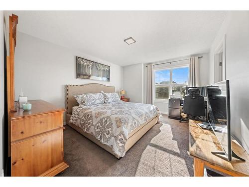 262 Fireside Drive, Cochrane, AB - Indoor Photo Showing Bedroom