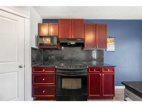 400 Kincora Drive Nw, Calgary, AB - Indoor Photo Showing Kitchen