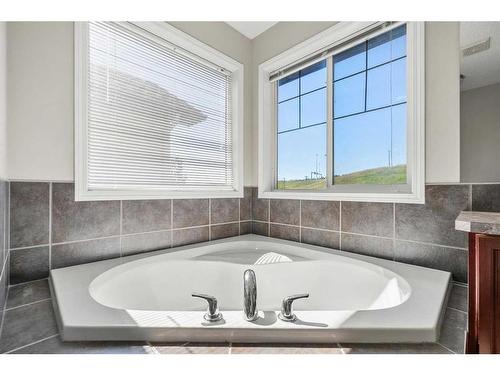 400 Kincora Drive Nw, Calgary, AB - Indoor Photo Showing Bathroom