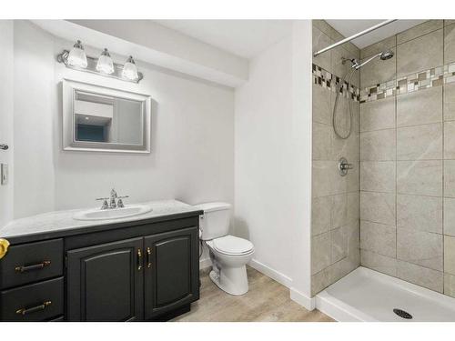 400 Kincora Drive Nw, Calgary, AB - Indoor Photo Showing Bathroom