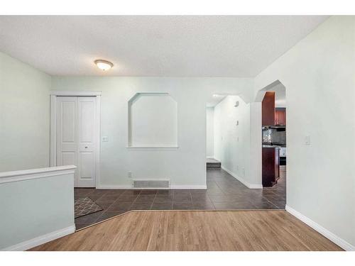 400 Kincora Drive Nw, Calgary, AB - Indoor Photo Showing Other Room