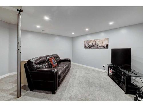 6560 Martingrove Drive Ne, Calgary, AB - Indoor