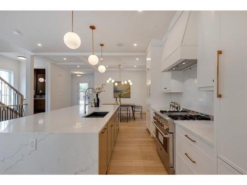 1635 Bowness Road Nw, Calgary, AB - Indoor Photo Showing Kitchen With Double Sink With Upgraded Kitchen