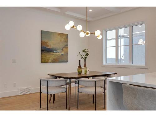 1635 Bowness Road Nw, Calgary, AB - Indoor Photo Showing Dining Room