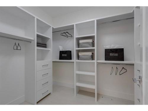 1635 Bowness Road Nw, Calgary, AB - Indoor With Storage