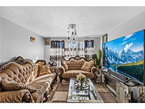 42 Templeby Way Ne, Calgary, AB - Indoor Photo Showing Living Room