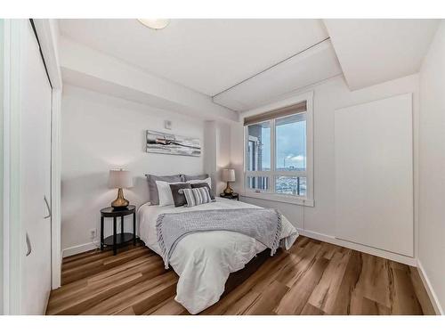 1107-8710 Horton Road, Calgary, AB - Indoor Photo Showing Bedroom