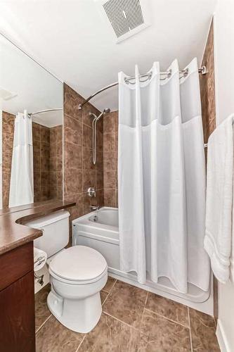 1107-8710 Horton Road, Calgary, AB - Indoor Photo Showing Bathroom