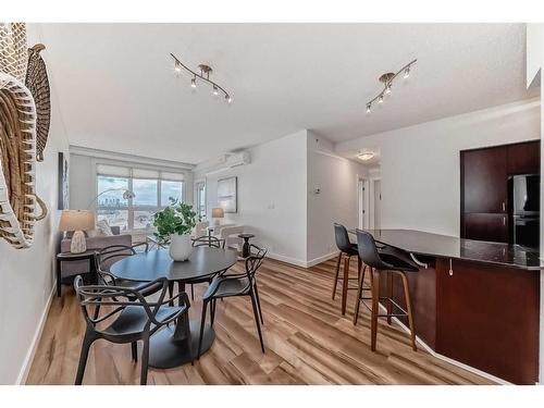 1107-8710 Horton Road, Calgary, AB - Indoor Photo Showing Dining Room