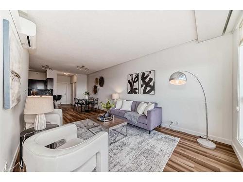 1107-8710 Horton Road, Calgary, AB - Indoor Photo Showing Living Room