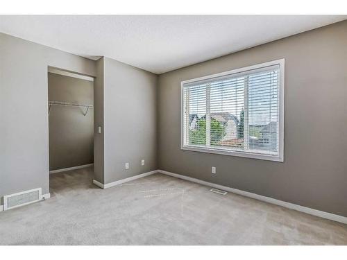 688 Copperpond Boulevard Se, Calgary, AB - Indoor Photo Showing Other Room