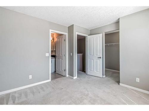 688 Copperpond Boulevard Se, Calgary, AB - Indoor