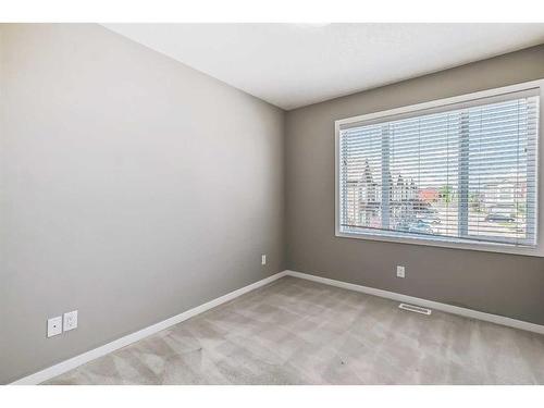 688 Copperpond Boulevard Se, Calgary, AB - Indoor Photo Showing Other Room