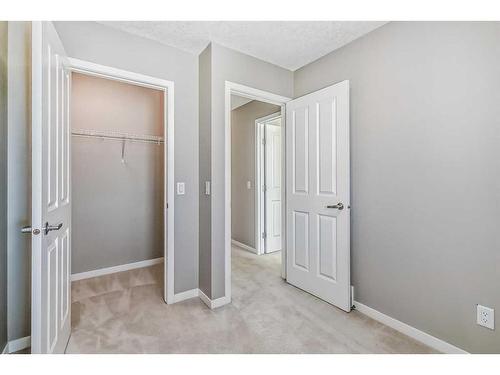 688 Copperpond Boulevard Se, Calgary, AB - Indoor Photo Showing Other Room