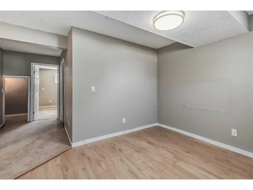 688 Copperpond Boulevard Se, Calgary, AB - Indoor Photo Showing Other Room