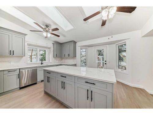 35 Mckinley Road Se, Calgary, AB - Indoor Photo Showing Kitchen