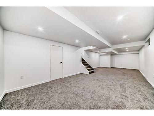 35 Mckinley Road Se, Calgary, AB - Indoor