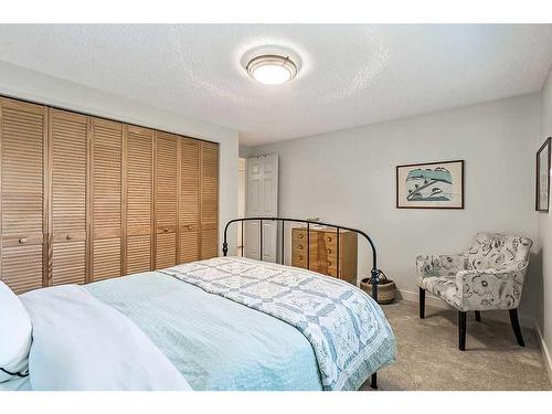 116 Canterbury Place Sw, Calgary, AB - Indoor Photo Showing Bedroom