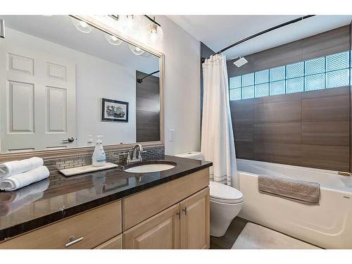 116 Canterbury Place Sw, Calgary, AB - Indoor Photo Showing Bathroom