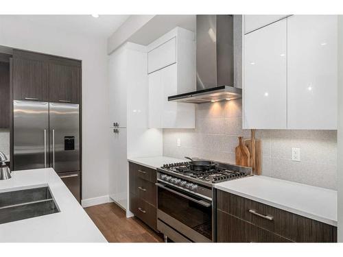 2343 22 Avenue Sw, Calgary, AB - Indoor Photo Showing Kitchen With Double Sink With Upgraded Kitchen