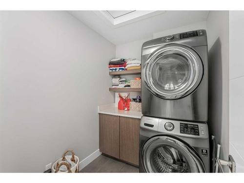 2343 22 Avenue Sw, Calgary, AB - Indoor Photo Showing Laundry Room