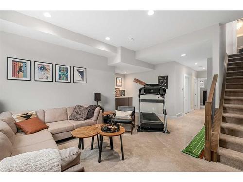 2343 22 Avenue Sw, Calgary, AB - Indoor Photo Showing Living Room