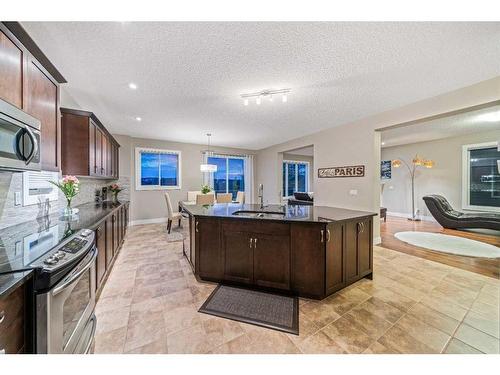 190 Windridge Road Sw, Airdrie, AB - Indoor Photo Showing Kitchen