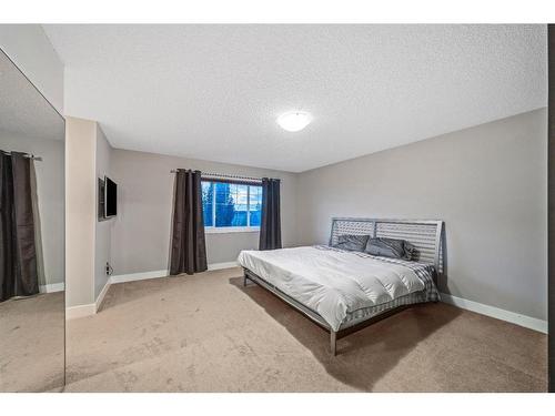 190 Windridge Road Sw, Airdrie, AB - Indoor Photo Showing Bedroom