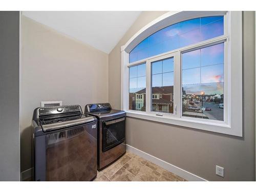 190 Windridge Road Sw, Airdrie, AB - Indoor Photo Showing Laundry Room