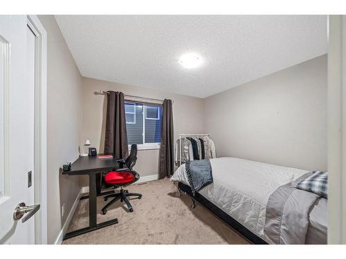 190 Windridge Road Sw, Airdrie, AB - Indoor Photo Showing Bedroom