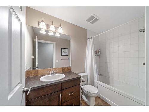 190 Windridge Road Sw, Airdrie, AB - Indoor Photo Showing Bathroom