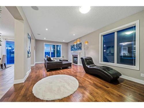 190 Windridge Road Sw, Airdrie, AB - Indoor Photo Showing Living Room