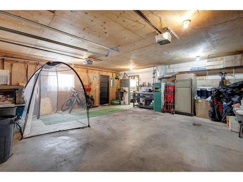 429 1 Street South, Vulcan, AB - Indoor Photo Showing Garage