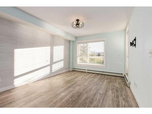 7112-302 Skyview Ranch Drive Ne, Calgary, AB - Indoor Photo Showing Other Room