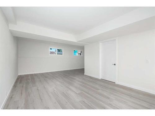 5137 17 Avenue Nw, Calgary, AB - Indoor Photo Showing Other Room