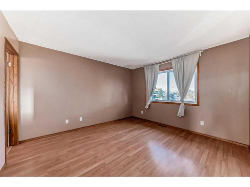 1010 13 Street Se, High River, AB - Indoor Photo Showing Other Room