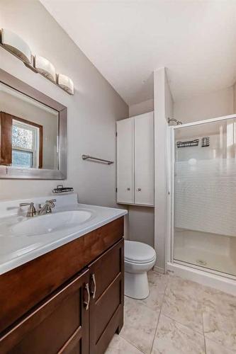 1010 13 Street Se, High River, AB - Indoor Photo Showing Bathroom