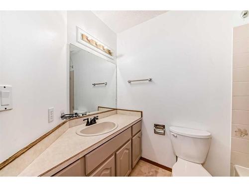 1010 13 Street Se, High River, AB - Indoor Photo Showing Bathroom