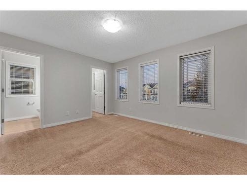 10530 Cityscape Drive Ne, Calgary, AB - Indoor Photo Showing Other Room