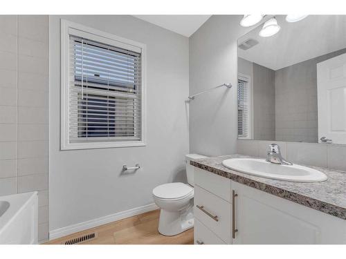 10530 Cityscape Drive Ne, Calgary, AB - Indoor Photo Showing Bathroom