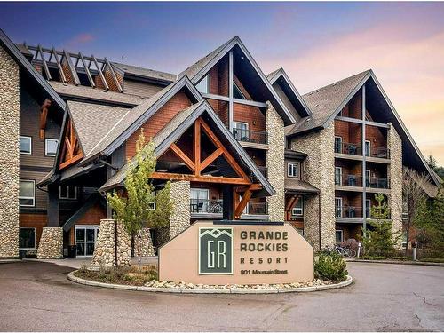 401-901 Mountain Street, Canmore, AB - Outdoor With Facade