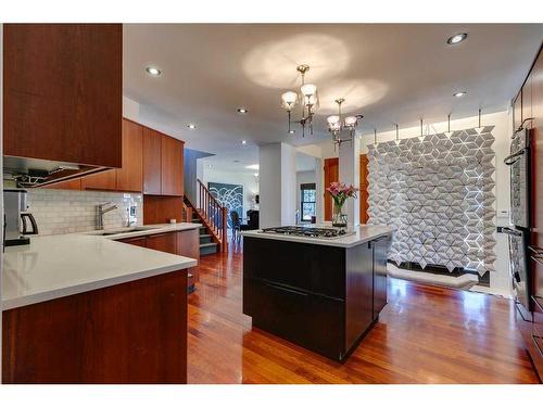 239 37 Avenue Sw, Calgary, AB - Indoor Photo Showing Kitchen With Upgraded Kitchen